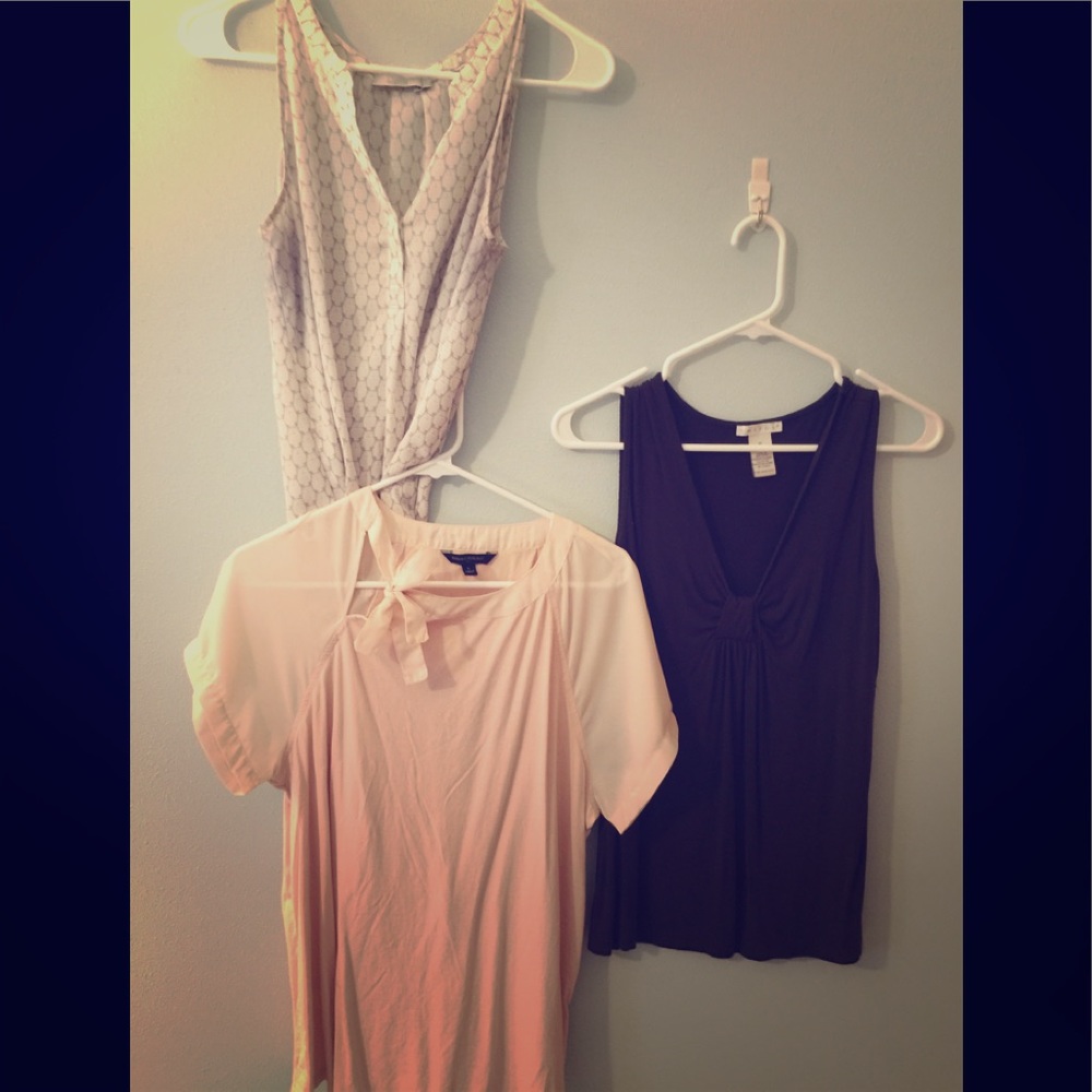 6 women’s tops. Size medium to large.